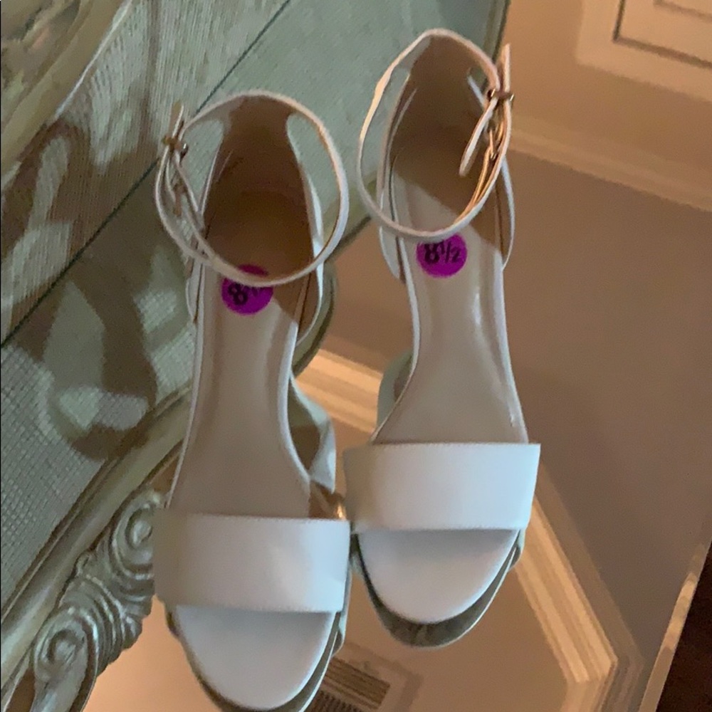 Nine West ankle strap shoes.... worn once.